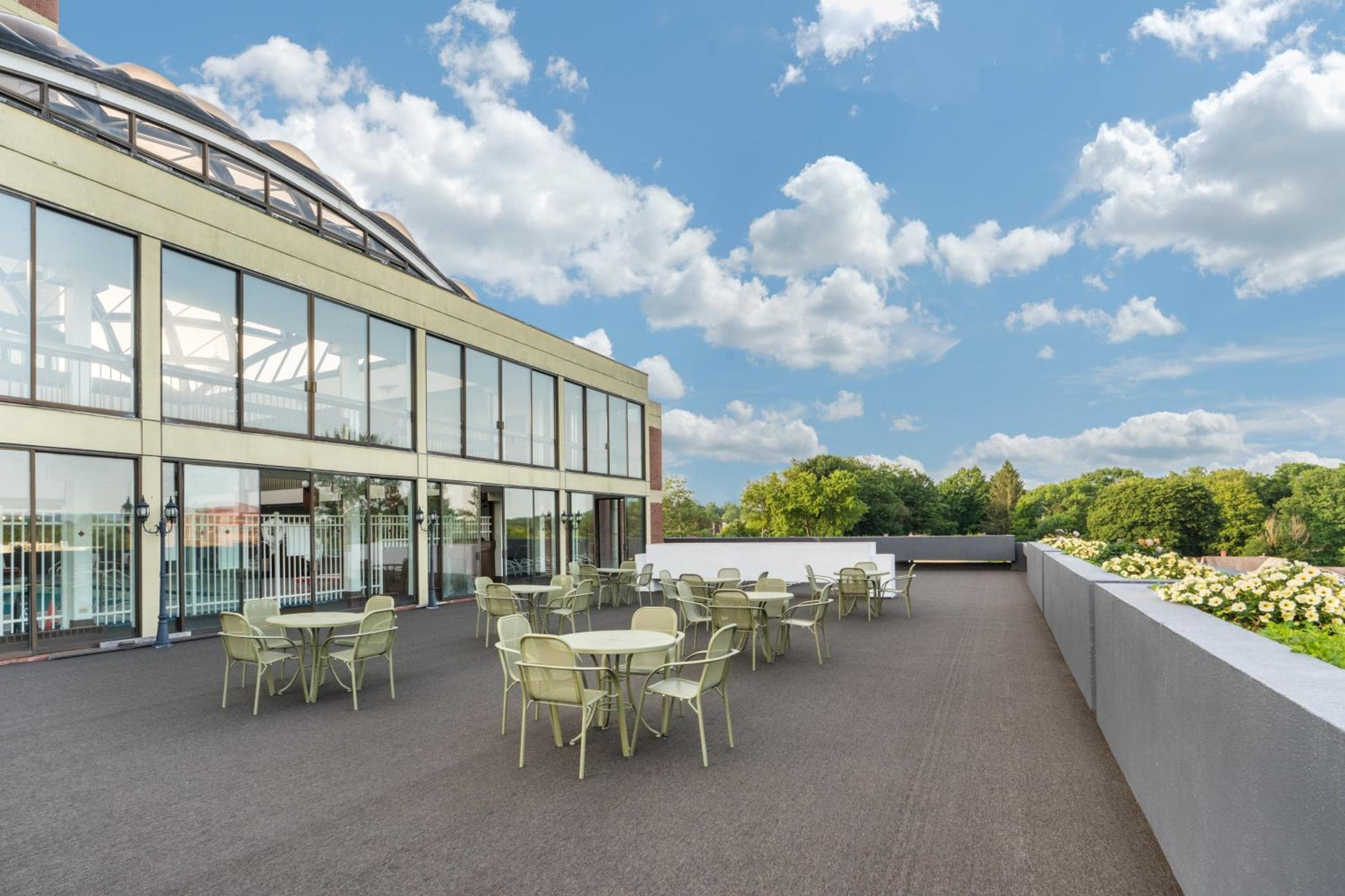 Holiday Inn and Suites Pittsfield-Berkshires