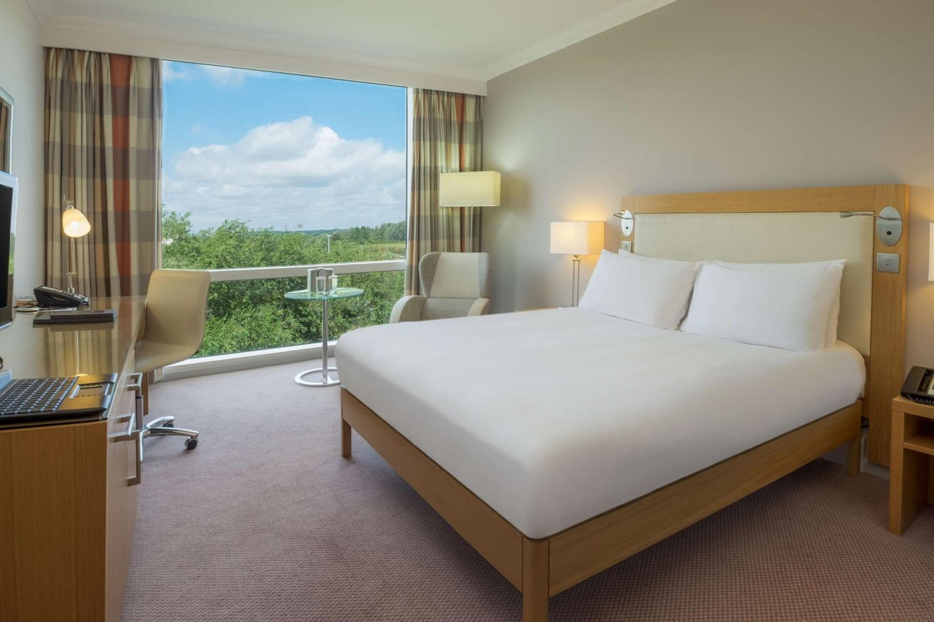 Hilton Reading