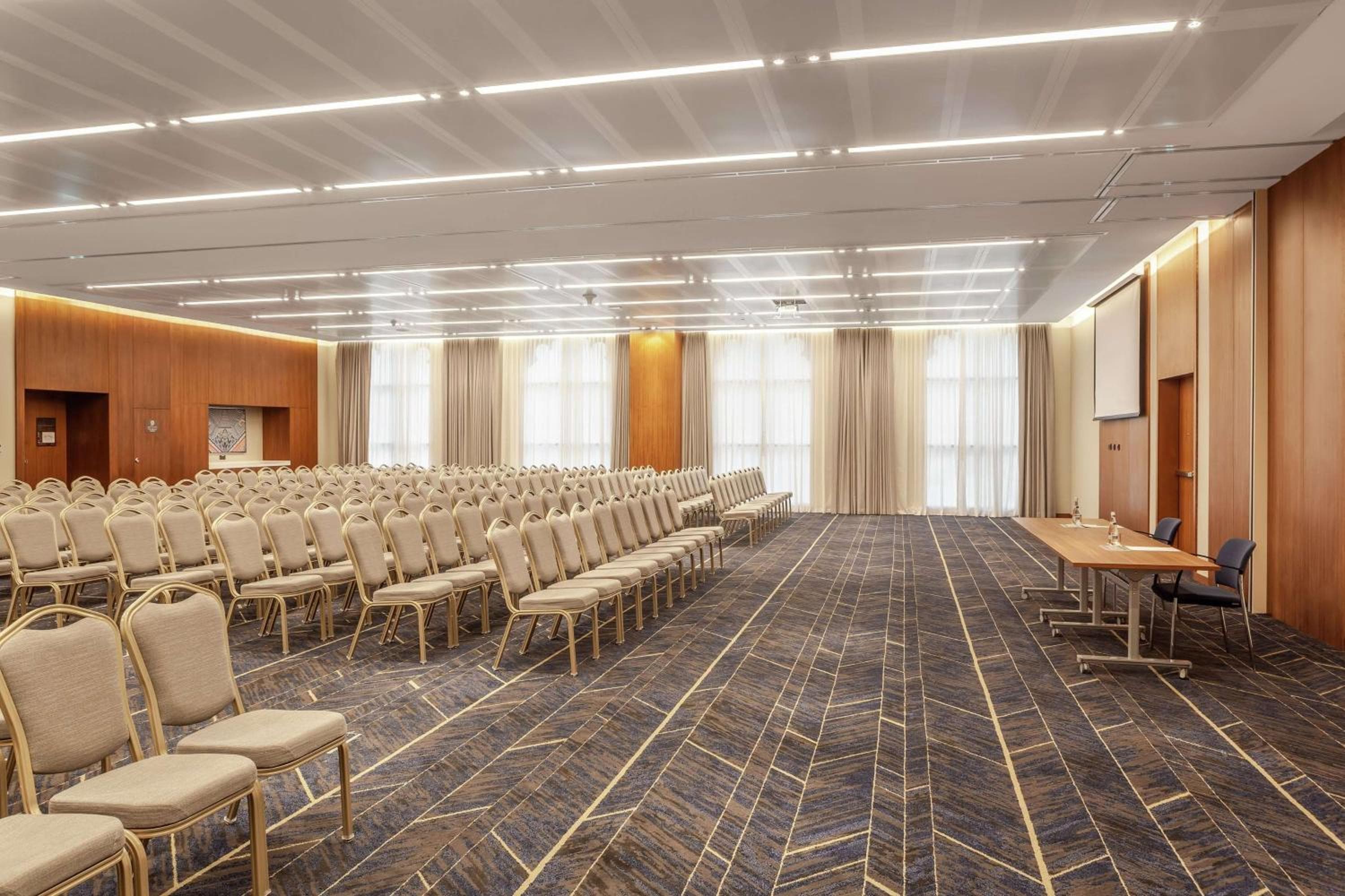 DoubleTree by Hilton Dubai Al Jadaf