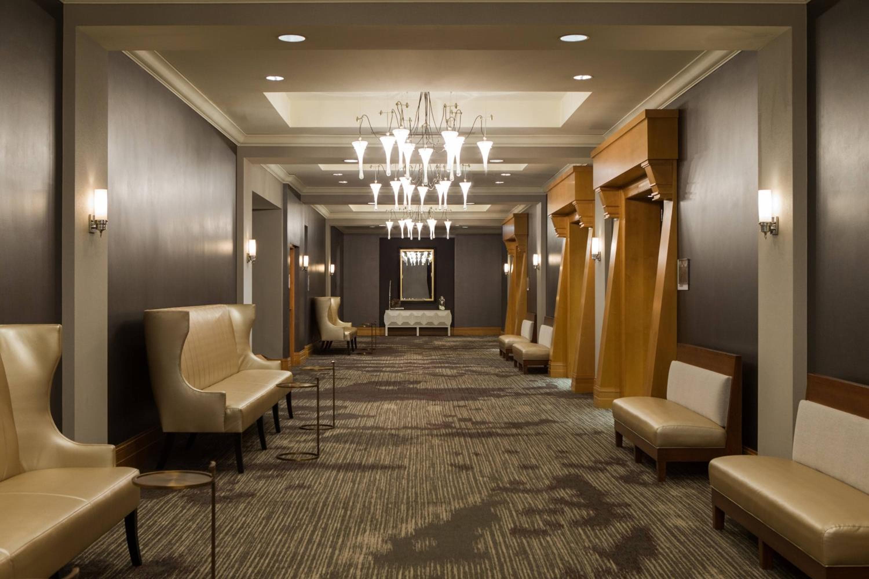 Renaissance Chicago O'Hare Suites Hotel