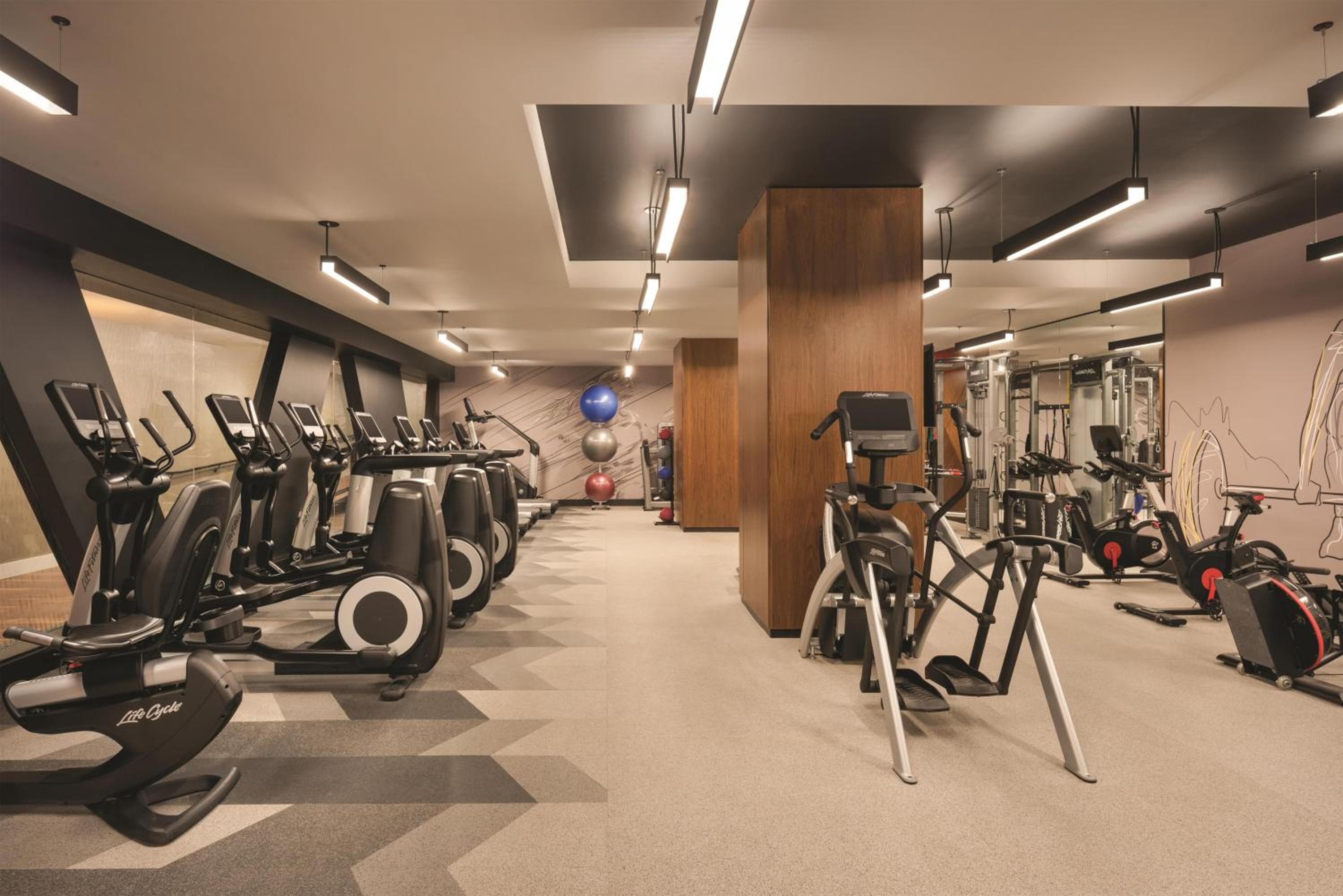 Renaissance Chicago O'Hare Suites Hotel