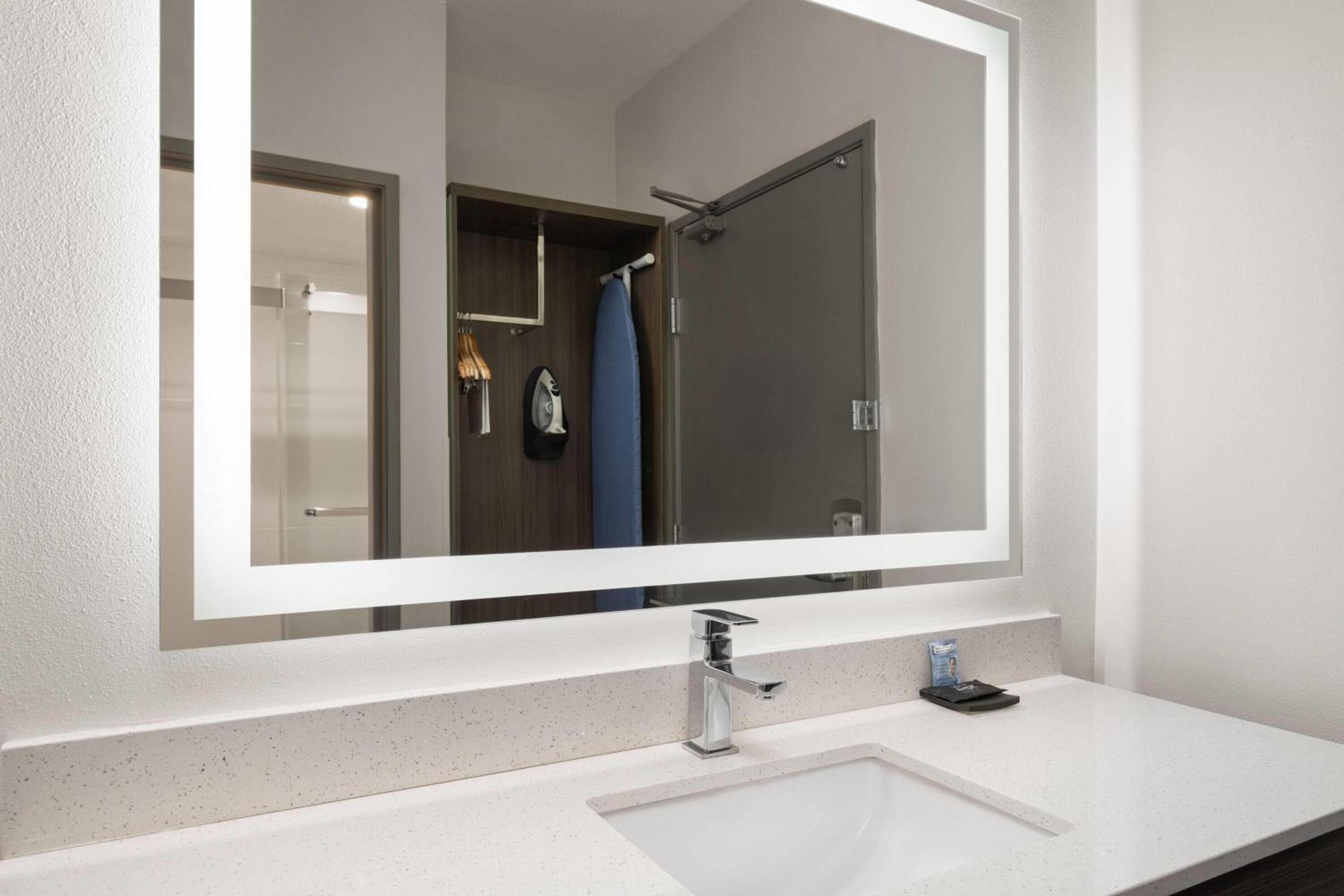 La Quinta Inn & Suites by Wyndham Atlanta Roswell