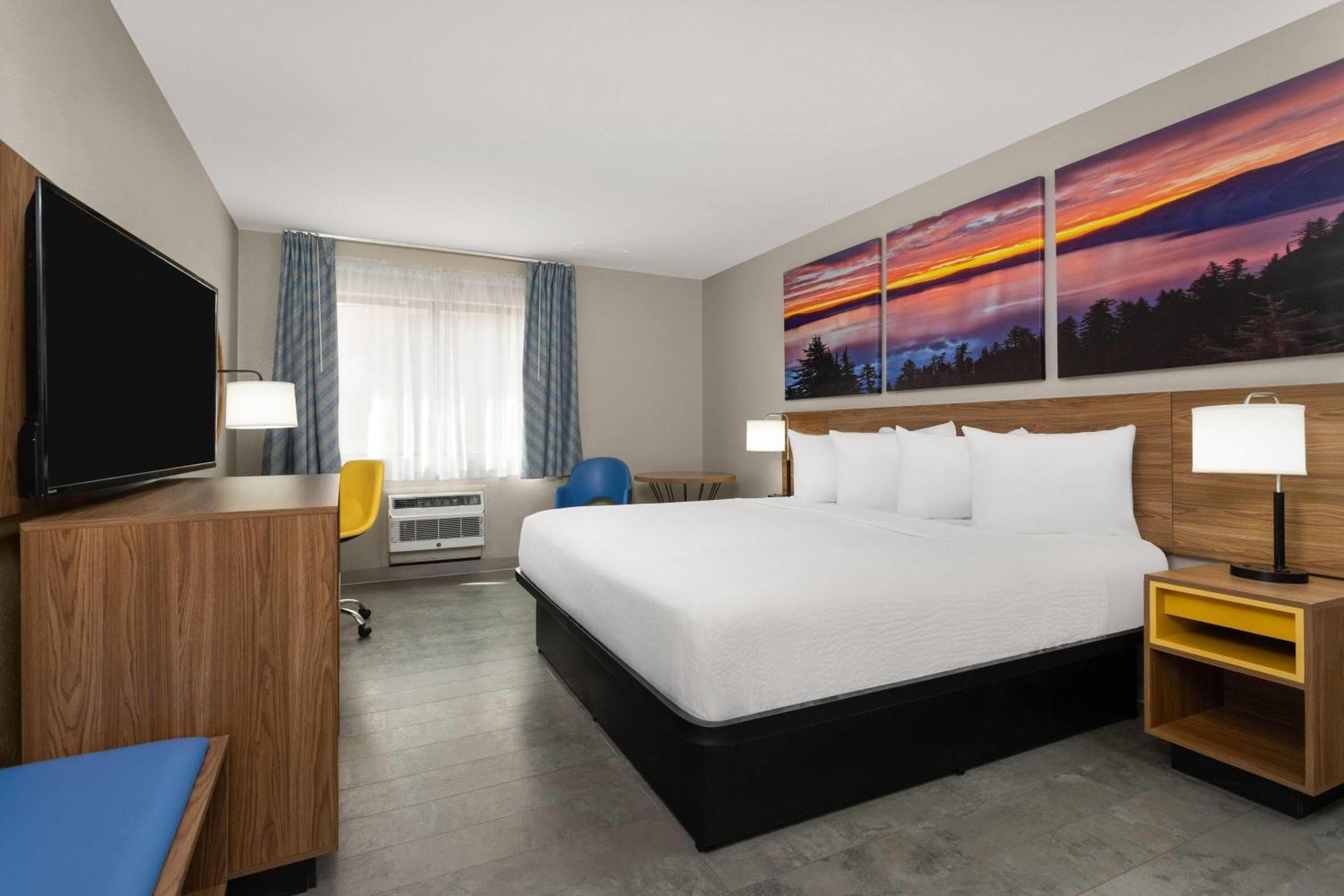 Days Inn by Wyndham Rawlins