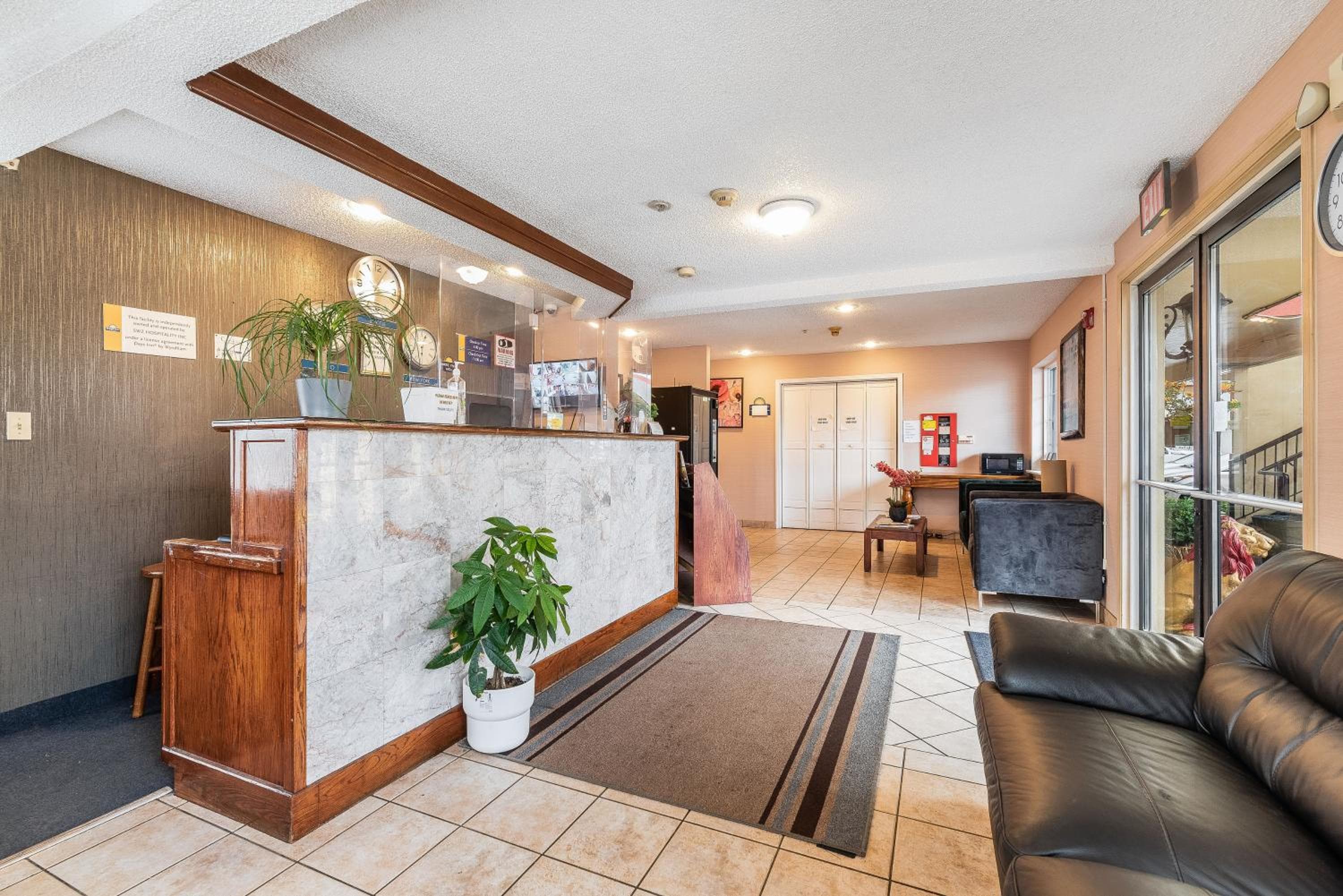 Days Inn by Wyndham Federal Way