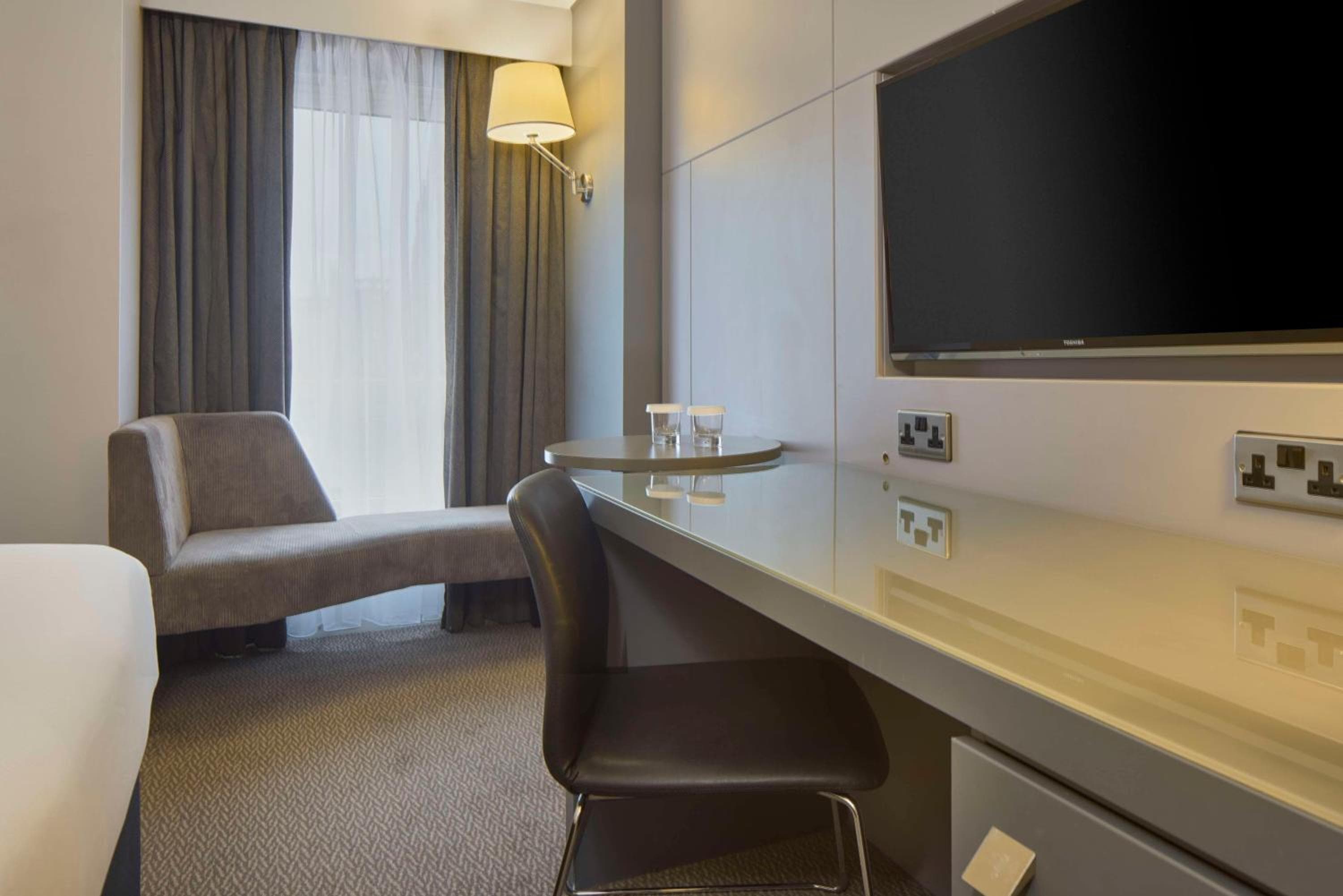 DoubleTree by Hilton Bristol City Centre