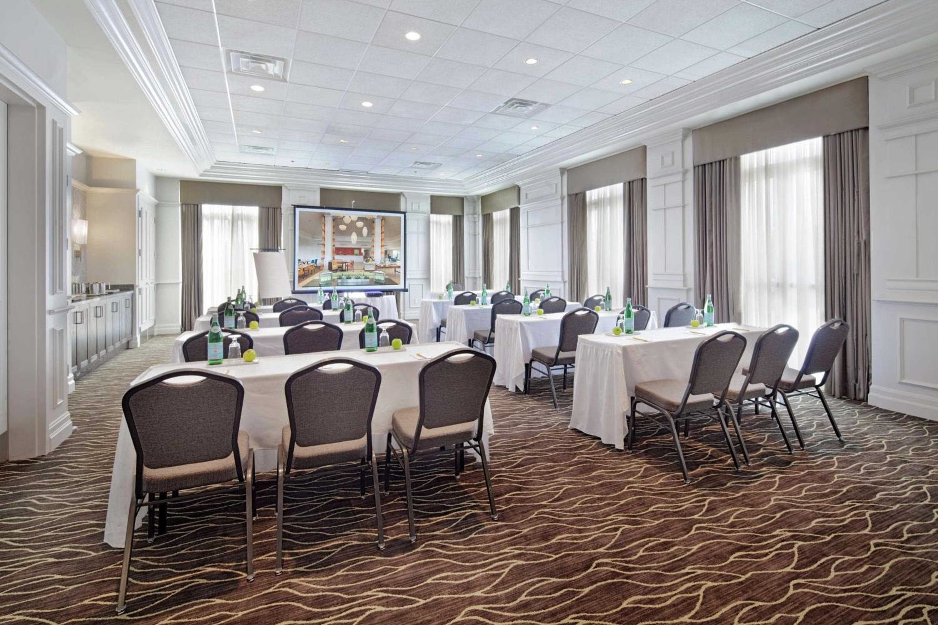 Hilton Garden Inn Montreal Airport