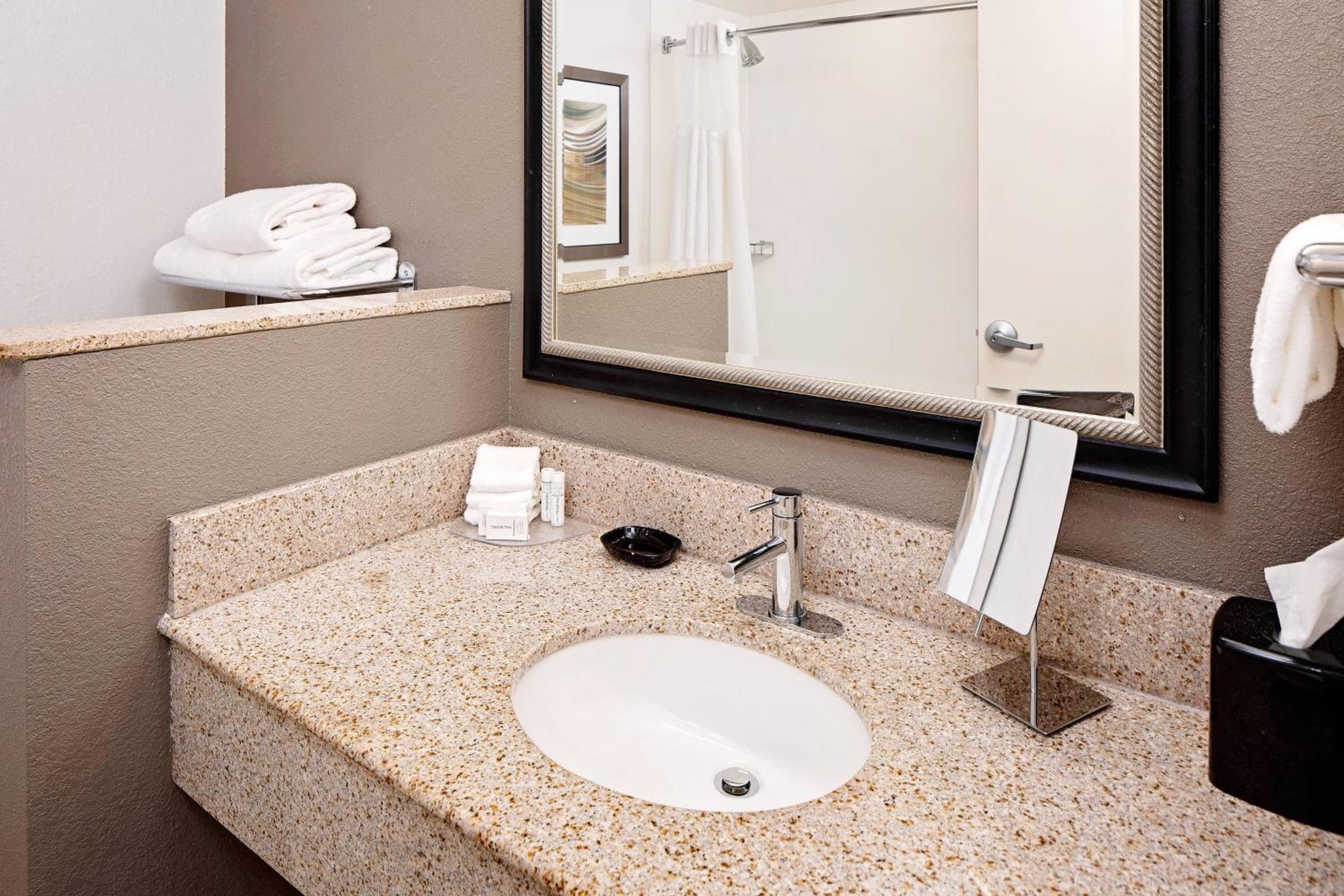 Courtyard by Marriott Pittsburgh West Homestead Waterfront