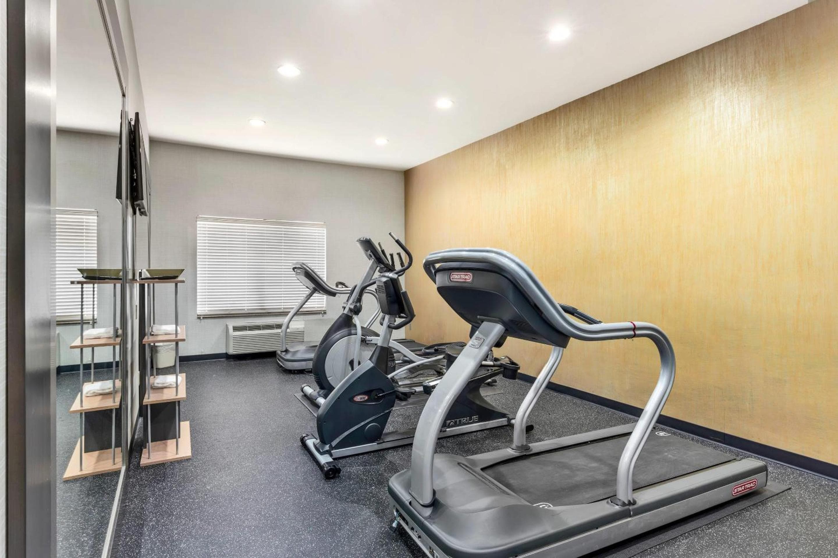 Comfort Inn & Suites Irving Las Colinas DFW