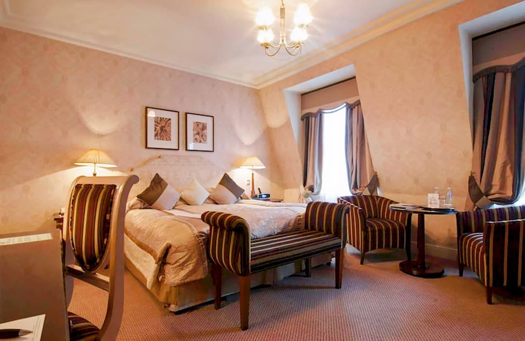 The Leonard Hotel
