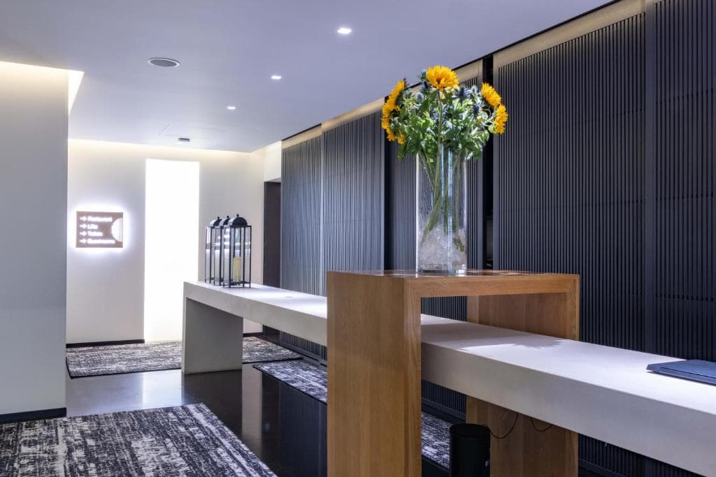 La Suite West