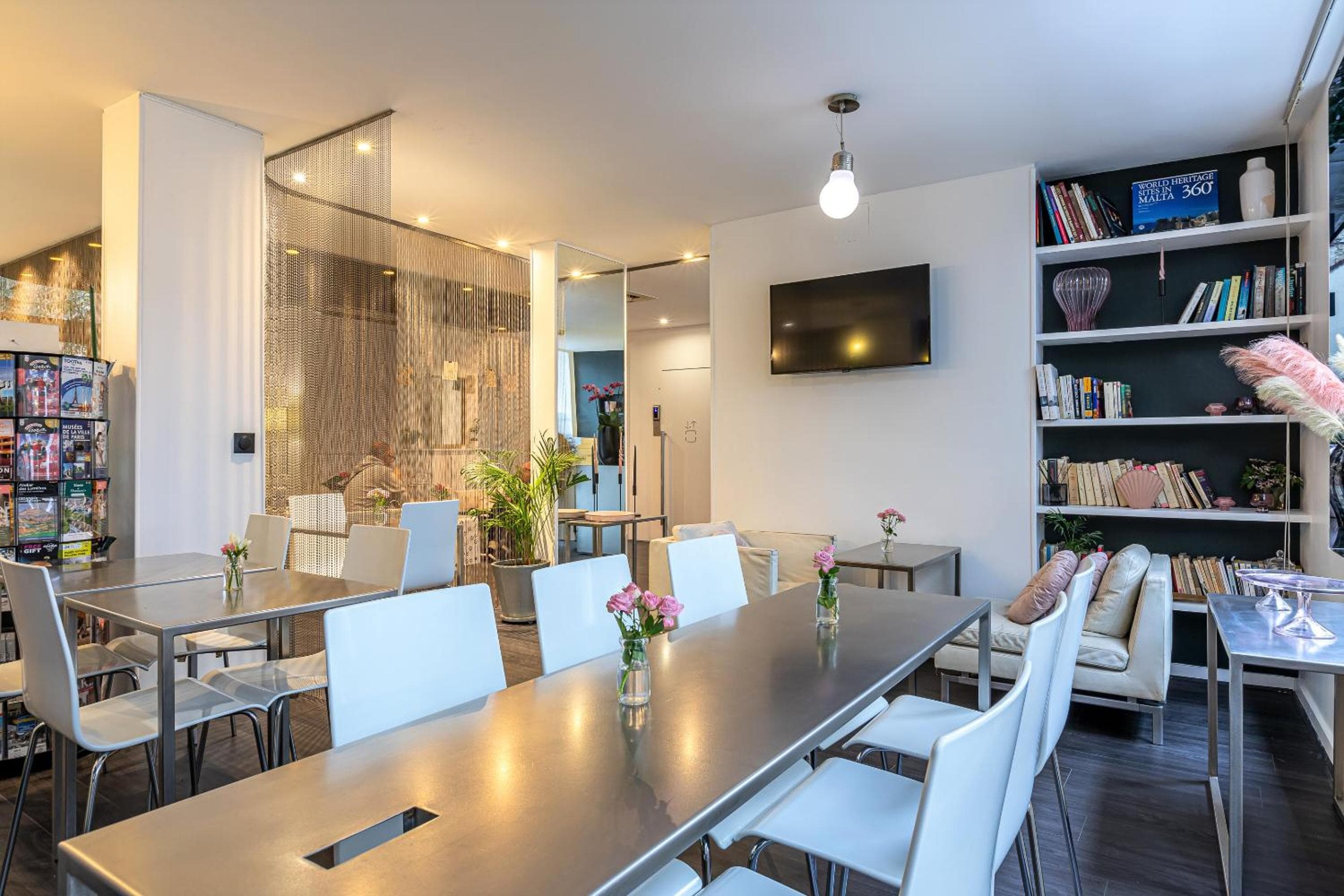 Hotel Glasgow Monceau by Patrick Hayat