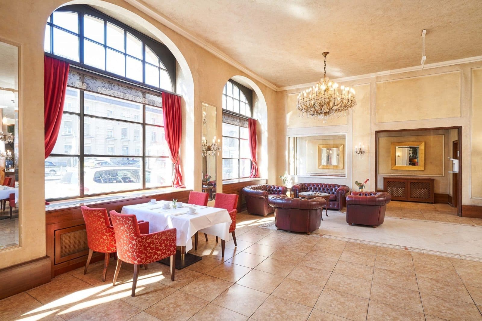 Hotel Monopol - Central Station