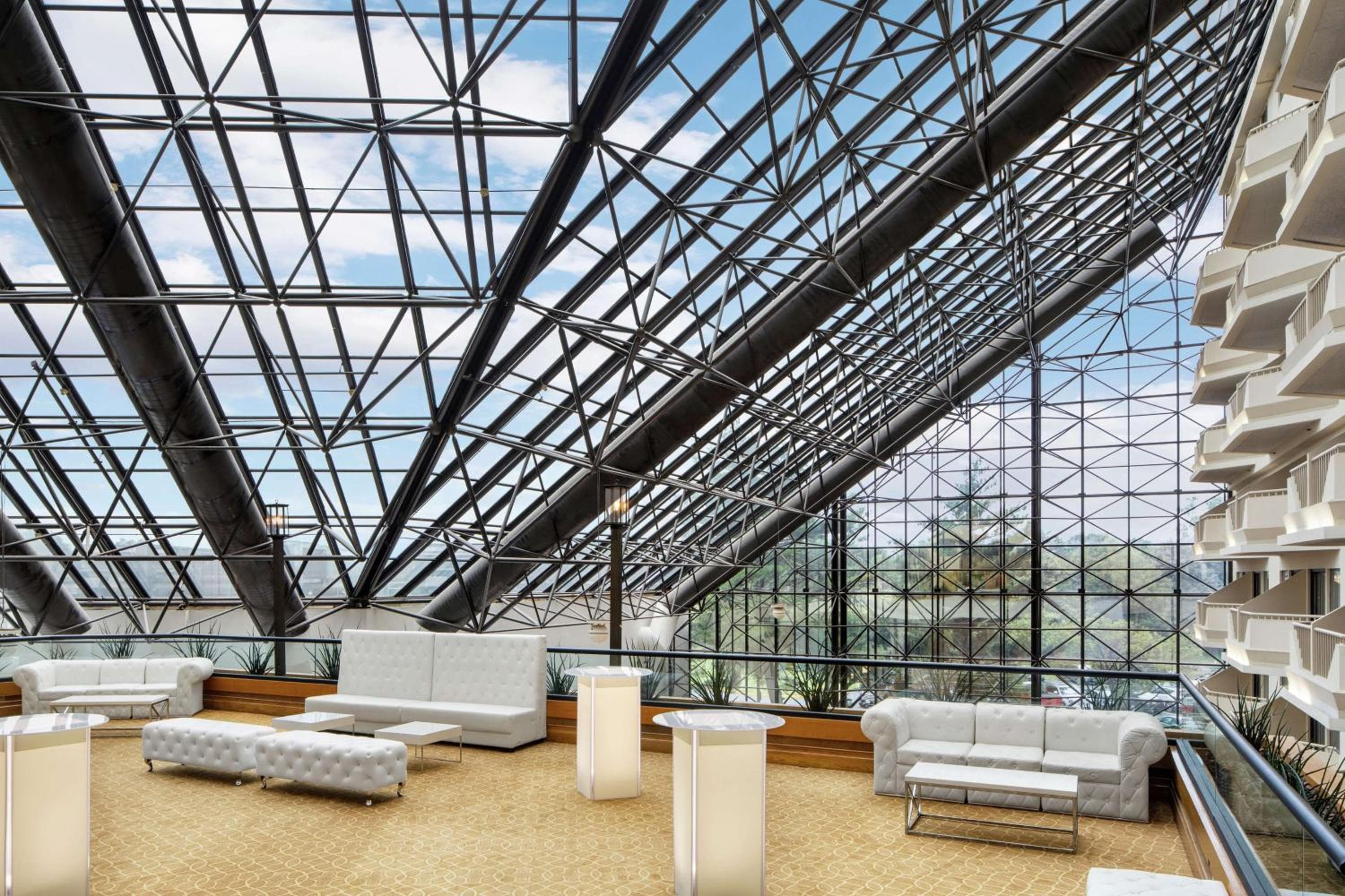 DoubleTree by Hilton Hotel Newark Airport